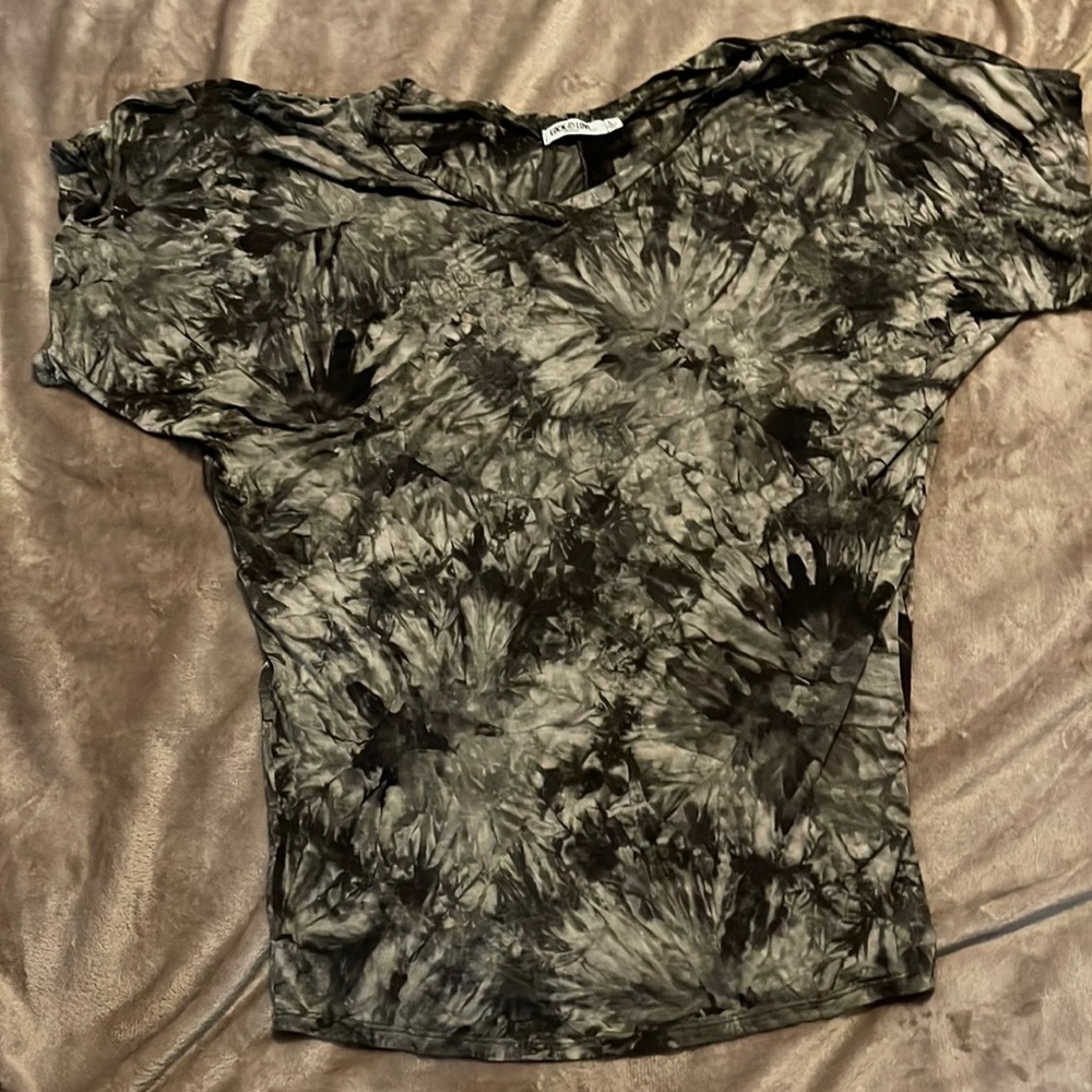 Lock & Love soft green safari pattern size L